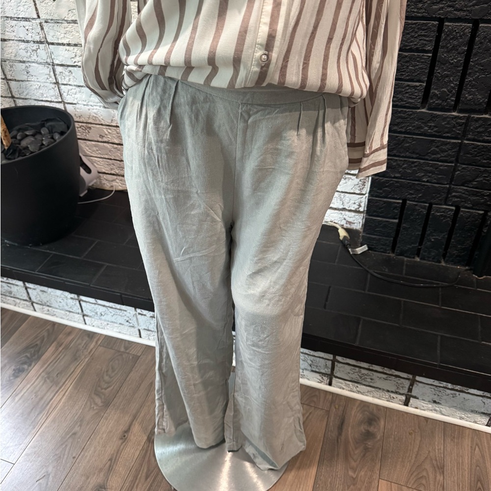 Forever 21 Gray Wide-Leg Trousers